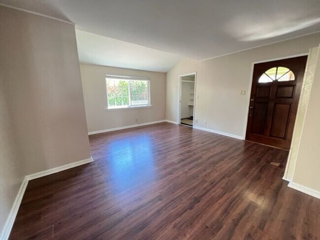 Foto del edificio - ~*~2BD/1BA Downtown Sunnyvale Charming Hom...