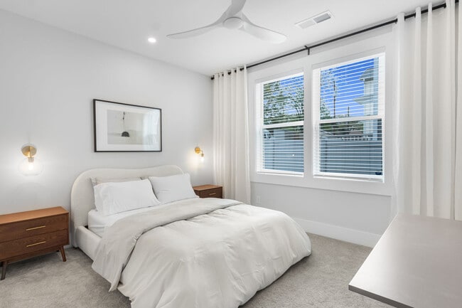 Building Photo - 798 Bender St SW