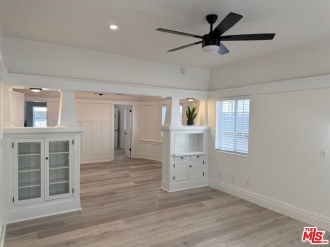 Foto del edificio - 4619 Melbourne Ave