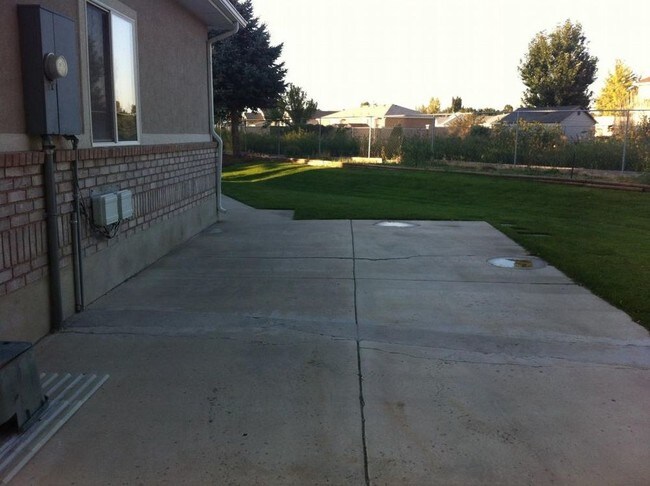 Building Photo - Basement with parking