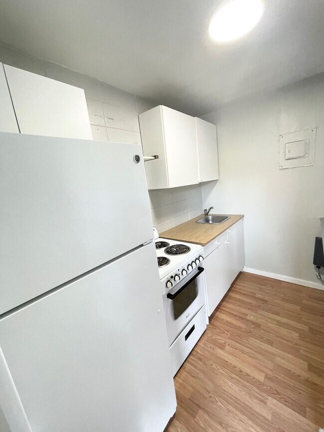 Foto del edificio - 1343 W Point Dr