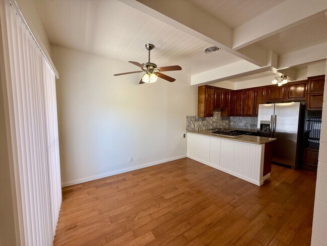 Building Photo - Beautiful 1 Bedroom, 1 Bathroom Condo-Style Home with Garage