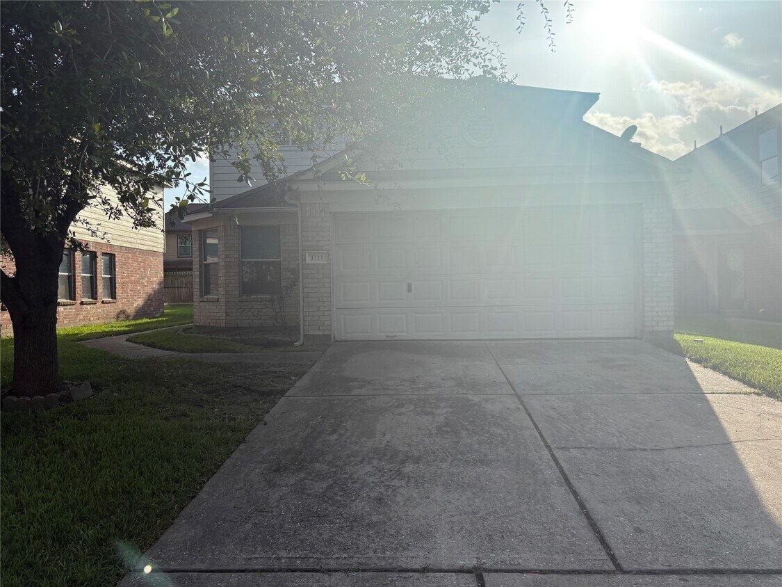 Foto principal - 1111 Fairlane Square