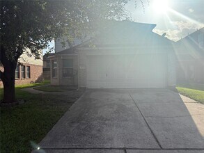 Building Photo - 1111 Fairlane Square