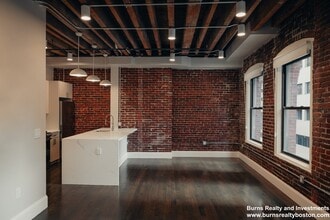 Building Photo - 281 Franklin St