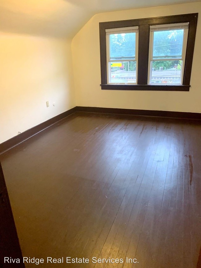 Building Photo - 3 br, 1 bath House - 2734 South Park Road