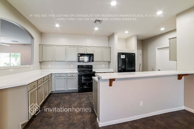Foto del edificio - 1648 S 174th Ln