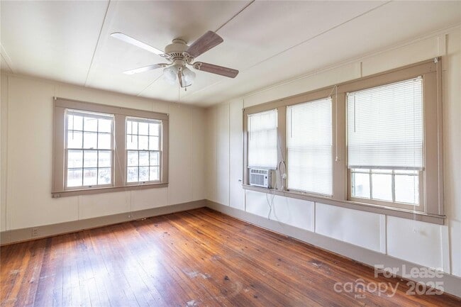 Building Photo - 43 Boyden St