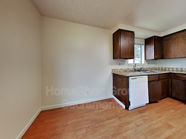 Building Photo - 708 Wales Dr