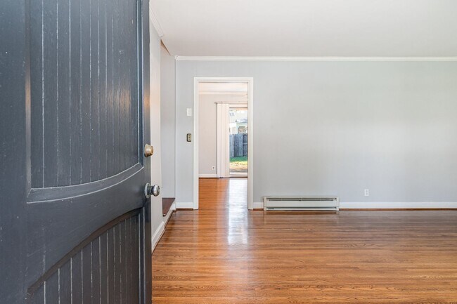 Photo - Affordable in Oak Hill/Green Hills - Now A... House