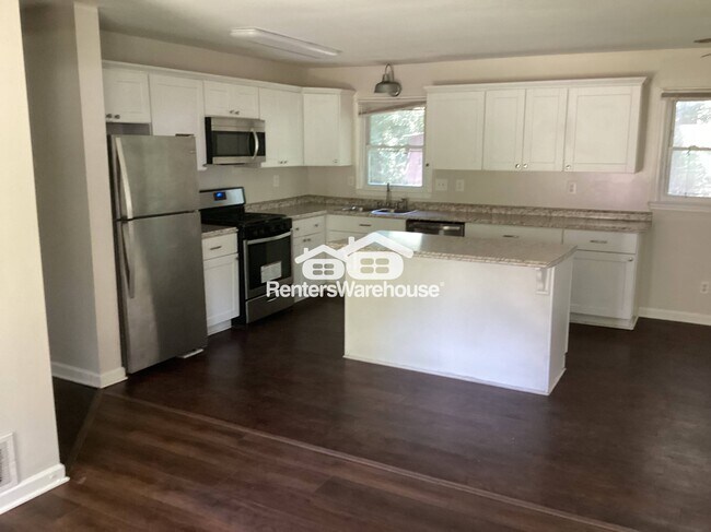 Foto del edificio - 1017 Oakton Dr SW