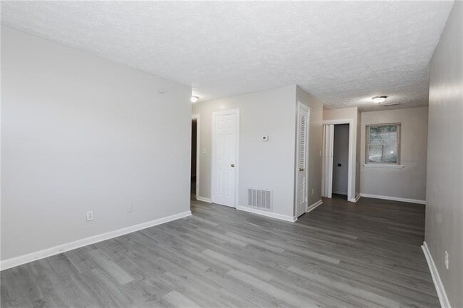 Building Photo - 2829 Belvedere Ln