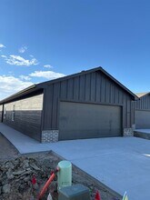 Building Photo - 4827 N Vassar Ave