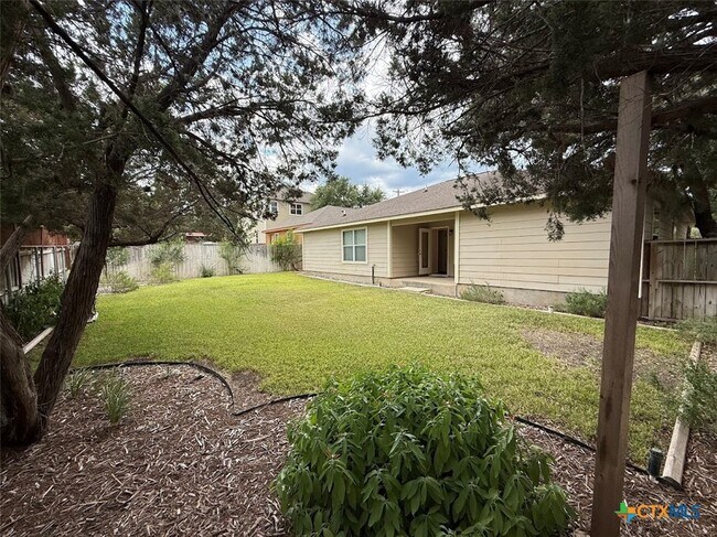 Foto del edificio - 1608 Lakeview Dr