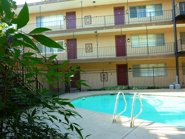 Piscina - Garden Terrace Apartments