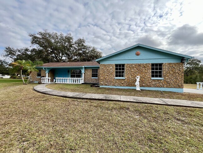 Foto del edificio - 3 bed/ 2 bath Beauty!