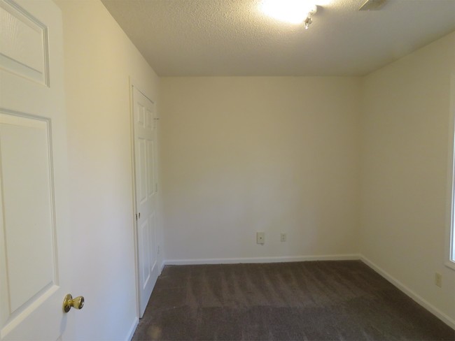 Building Photo - 161 Reaves Pl