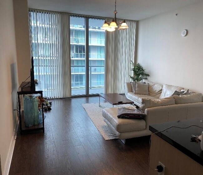 Foto del edificio - 79 SW 12th St