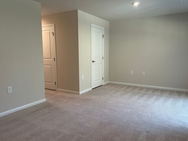 Foto del edificio - Amazing 3 Bedroom Townhome in North East R...