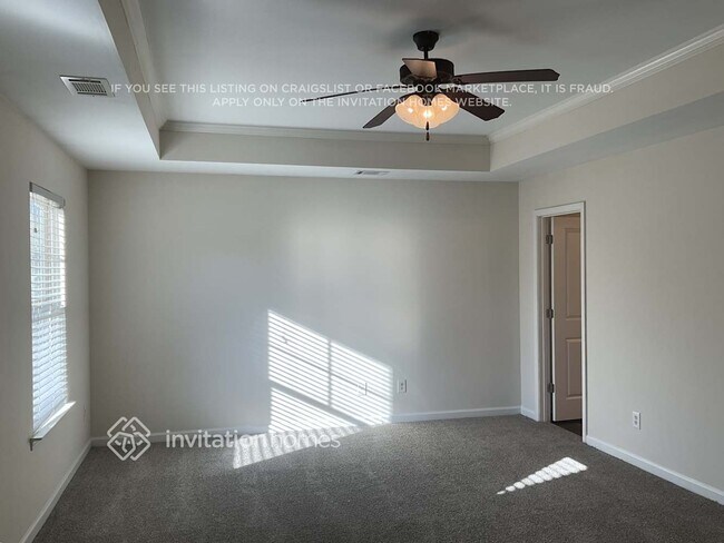 Building Photo - 440 Village Broad St