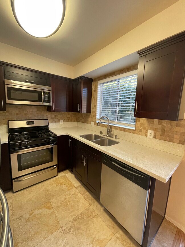 Foto del edificio - 855 Moraga Dr