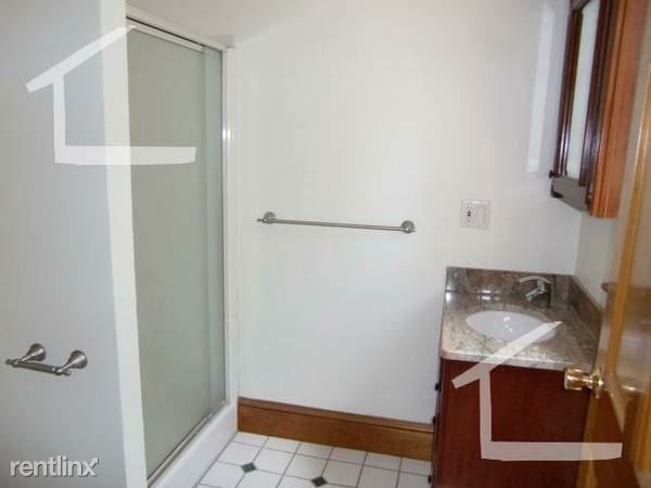 Building Photo - 90 Browne St