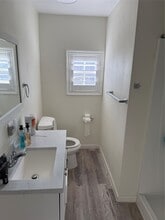 Building Photo - 8 Bayvilla Dr