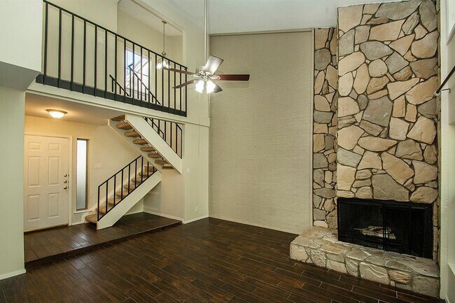 Building Photo - 2953 Country Pl Cir