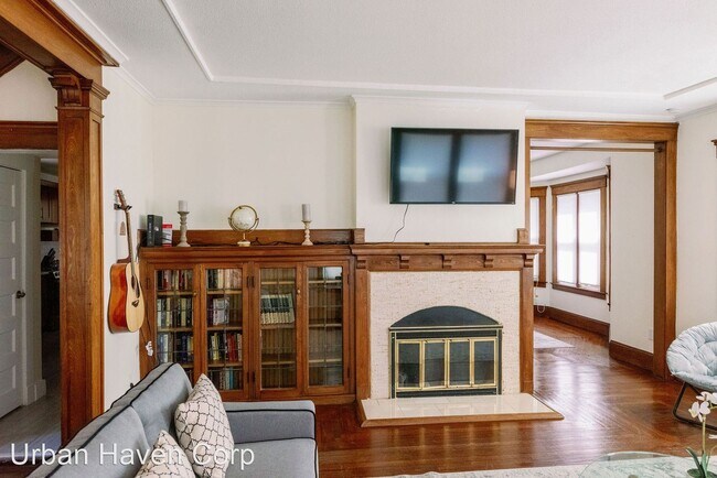 Building Photo - 5 br, 2.5 bath House - 409 NORTON PARKWAY