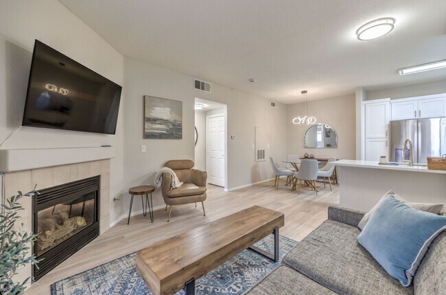 Foto del edificio - fully furnished, 1 bed, 1 bath condo in gated community