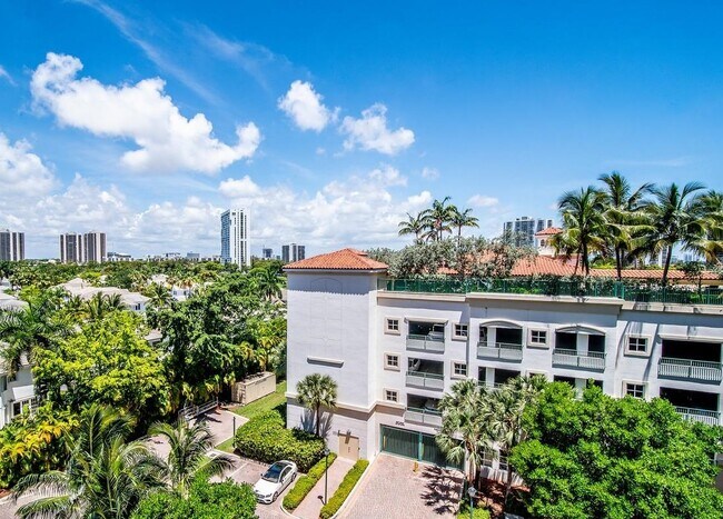 Foto del edificio - 19900 E Country Club Dr