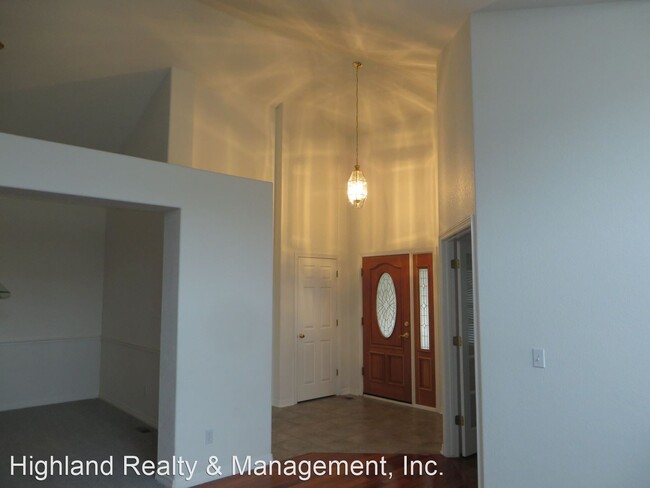 Foto del edificio - 4 br, 2.5 bath House - 13994 Turnberry Court