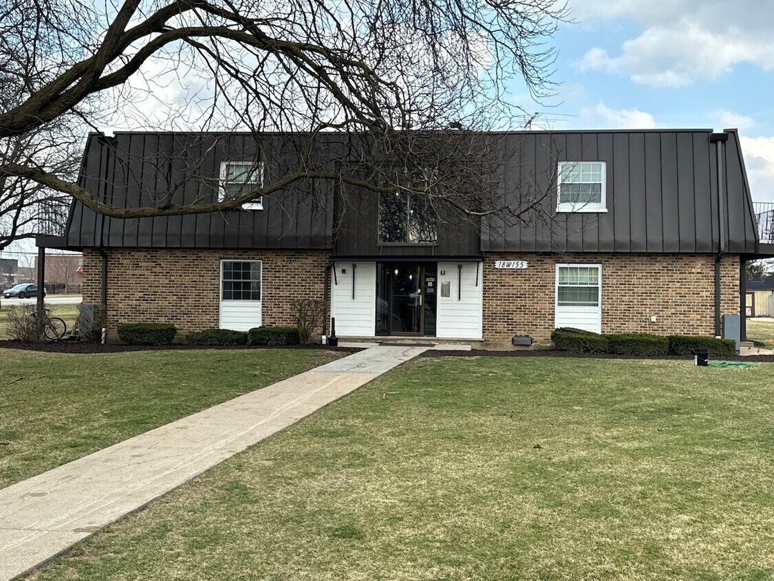 18W140 S Suffield Ct, Westmont, IL 60559 House Rental in Westmont, IL