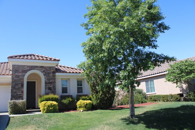 Building Photo - 1632 Serval Way