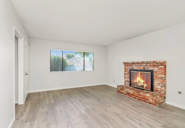Foto del edificio - Beautiful 3 Bedroom 2 Bath