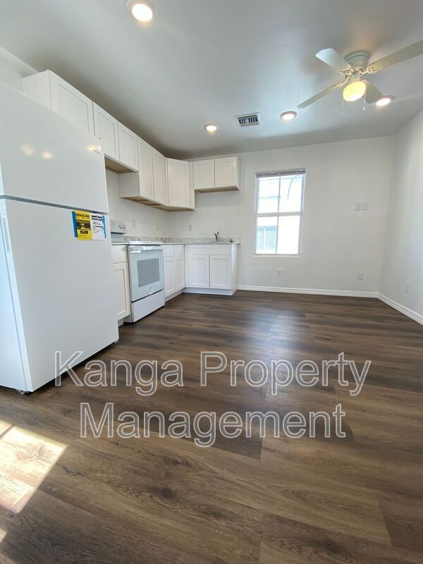 Building Photo - 641 6th St