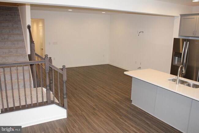 Foto del edificio - 150 Copeley Cir