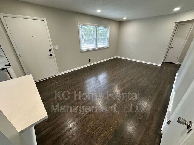 Foto del edificio - 10221 E 68th St