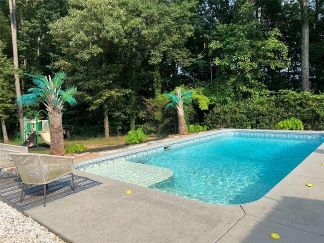 Building Photo - 130 Shaw Dr