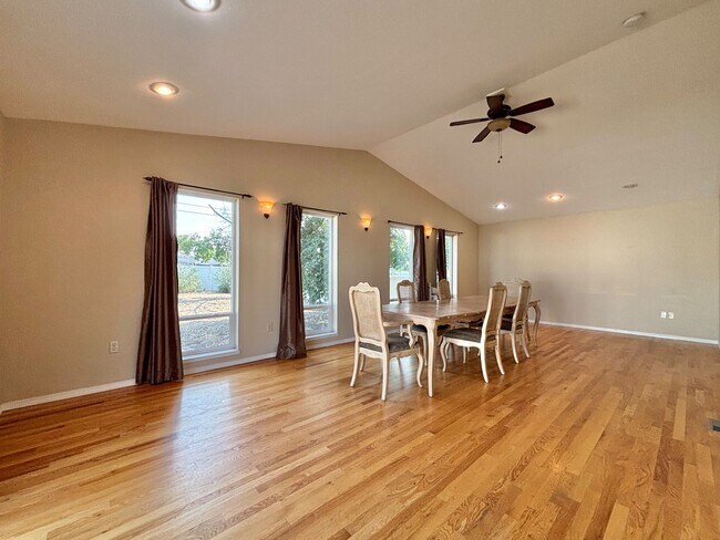Foto del edificio - 3820 E Carlisle Ave