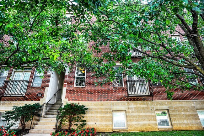 Foto del edificio - 219 N New Jersey St