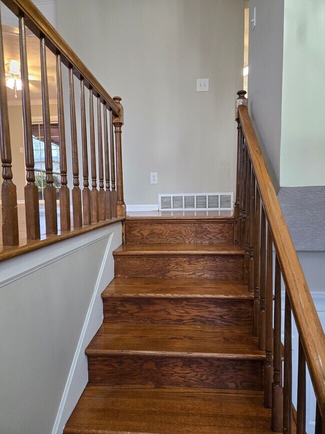 Foto del edificio - Very Nice Split Level Home in the Cove Lak...