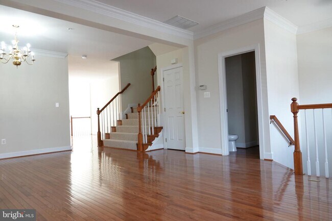 Building Photo - 1112 Pleasant Dr