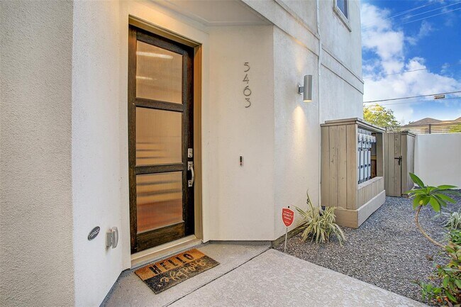 Building Photo - 5463 Larkin St