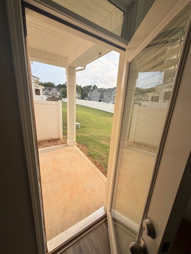 Building Photo - 15012 Savannah Hall Dr