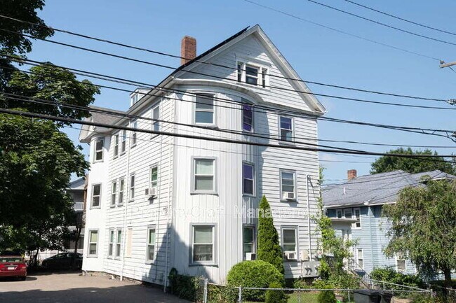 Building Photo - 41 Warren Ave