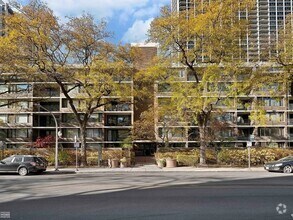 Building Photo - 1555 N Sandburg Terrace
