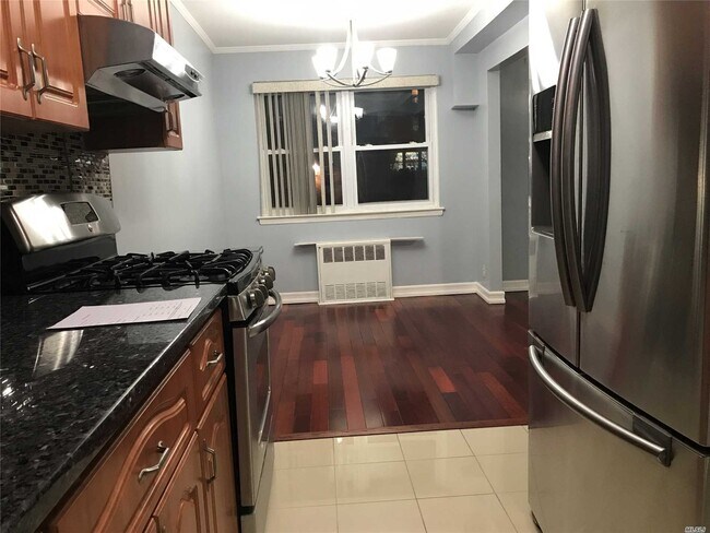 Foto del edificio - 88-23 163rd St
