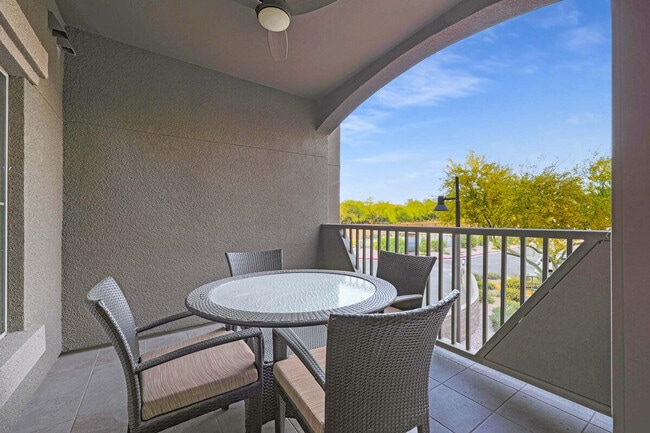 Foto del edificio - 5450 E Deer Valley Dr