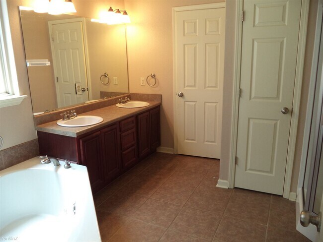Foto del edificio - 3 br, 2.5 bath House - 105 Shadow Peak Ln # B